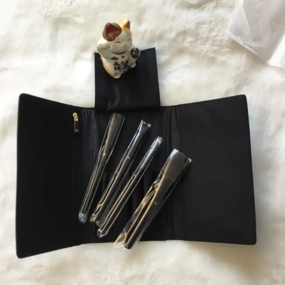 Cle de Peau Exclusive Makeup Brush Set